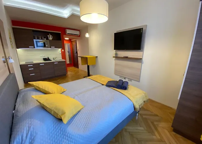 Frank & Fang Apartments Mk1